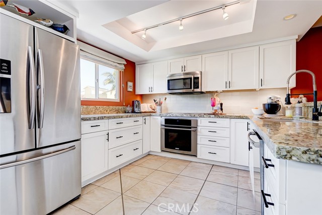 2112 Warfield Avenue, Redondo Beach, California 90278, 2 Bedrooms Bedrooms, ,2 BathroomsBathrooms,Residential,Sold,Warfield,SB23069368