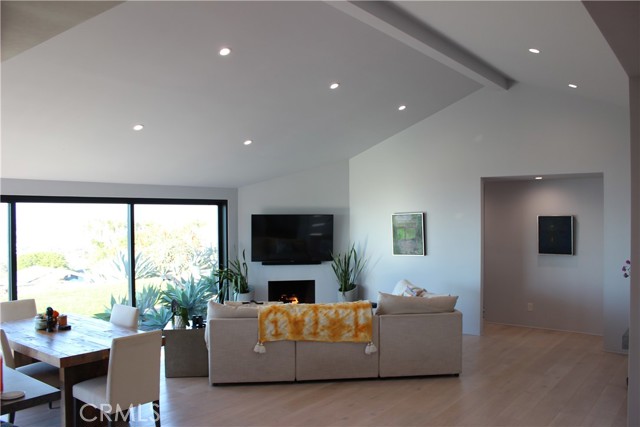 Detail Gallery Image 5 of 26 For 161 via Pasqual, Redondo Beach,  CA 90277 - 3 Beds | 2 Baths