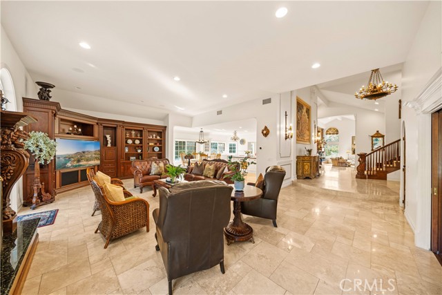 Detail Gallery Image 9 of 71 For 1161 N Coyote, Orange,  CA 92869 - 5 Beds | 5/1 Baths