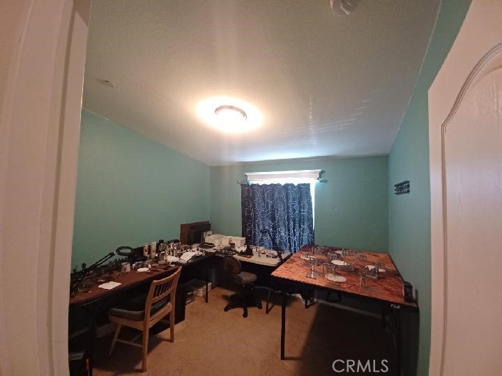 https://media.crmls.org/medias/d986aa98-16b4-4a01-8483-7987dfb9db27.jpg?preset=X-Large