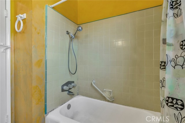 Detail Gallery Image 10 of 17 For 418 Saint Augustine Avenue, Claremont,  CA 91711 - 3 Beds | 1/1 Baths