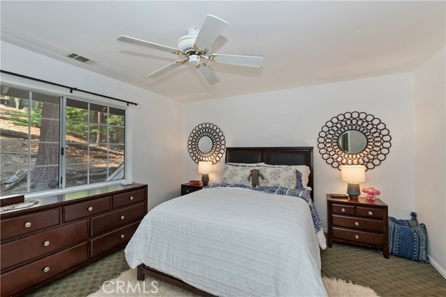 26746 Oakmont Drive, Lake Arrowhead CA: https://media.crmls.org/medias/d988e7d6-76f8-4a31-82bf-60f16e505212.jpg