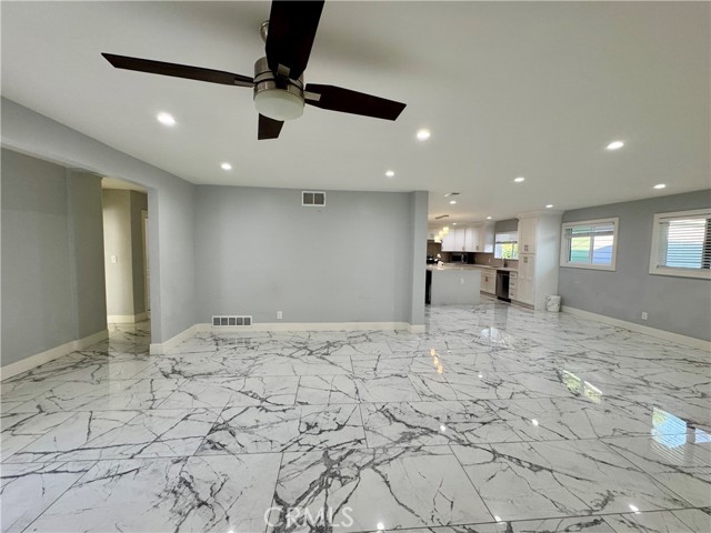 4628 W Simmons Avenue, Orange CA: https://media.crmls.org/medias/d989d292-9856-4f86-9389-bff0a70ebf5e.jpg