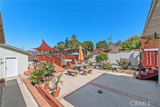 10739 Helendale photo 26