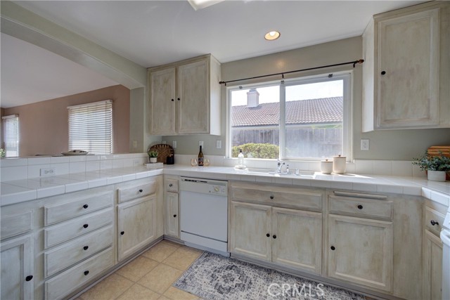 1326 Bethel Lane, Santa Maria CA: https://media.crmls.org/medias/d98a58a7-faef-493f-b998-2328054e0d38.jpg