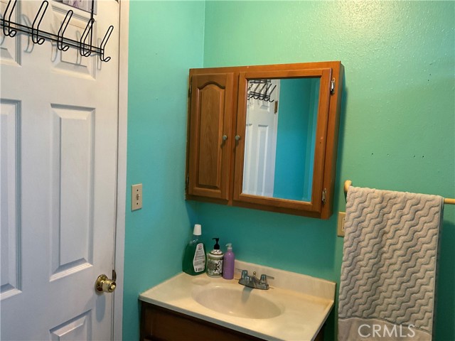 Detail Gallery Image 14 of 16 For 915 R St, Merced,  CA 95341 - 3 Beds | 1 Baths
