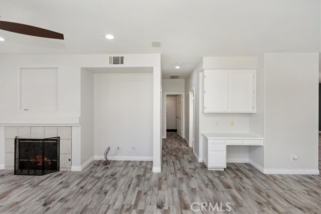 8433 Lindenhurst Street, Riverside CA: https://media.crmls.org/medias/d98ce473-949c-4f77-ac67-d4c3547052f3.jpg