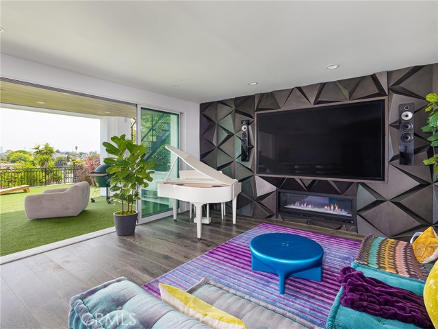 Detail Gallery Image 24 of 33 For 360 Hillcrest Street, El Segundo,  CA 90245 - 4 Beds | 4 Baths