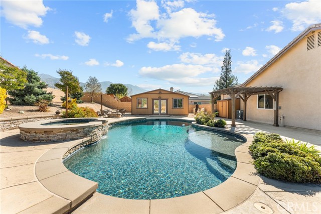 Detail Gallery Image 3 of 47 For 35316 Dry Creek Rd, Yucaipa,  CA 92399 - 4 Beds | 3 Baths