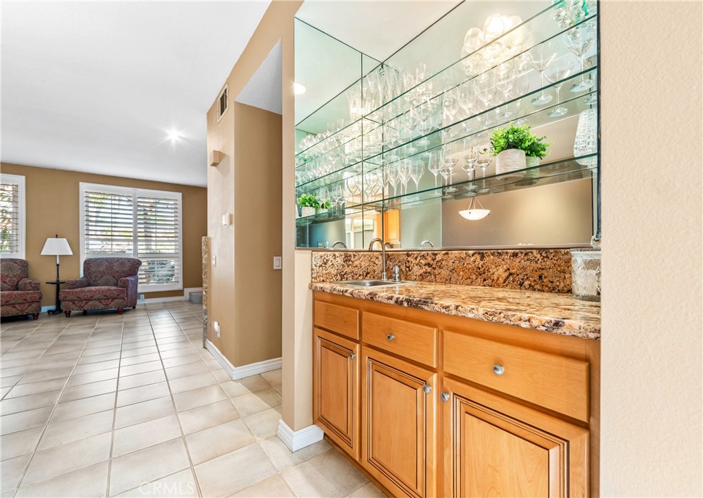 MLS #OC25270158 image #9