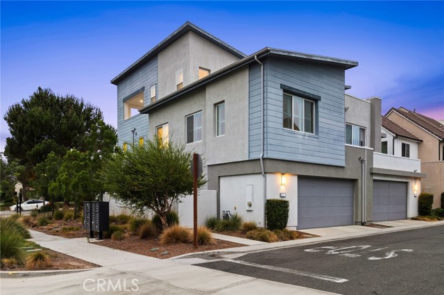 118 Modjeska, Irvine CA: https://media.crmls.org/medias/d98e18f1-9022-4c81-ba10-2997bdd00c3e.jpg