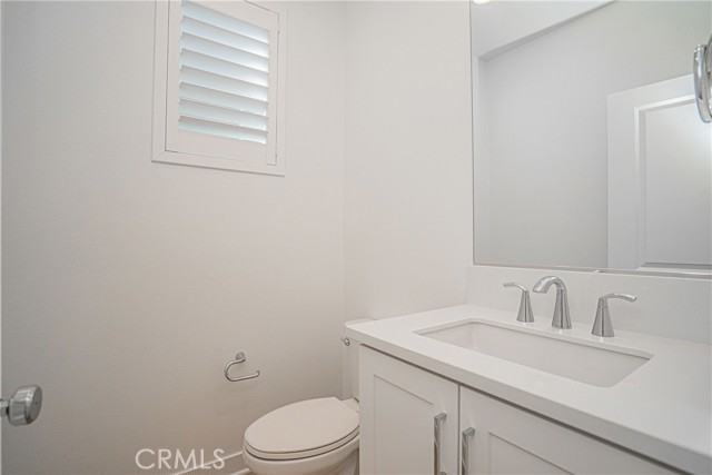 Detail Gallery Image 12 of 27 For 121 W La Palma #6,  Anaheim,  CA 92801 - 3 Beds | 3/1 Baths