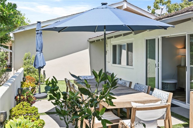 Detail Gallery Image 27 of 32 For 455 Vista Grande, Newport Beach,  CA 92660 - 3 Beds | 2 Baths