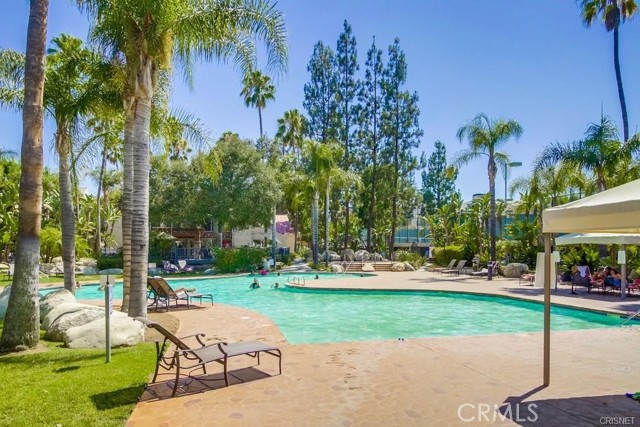 Detail Gallery Image 16 of 22 For 21550 Burbank Bld #205,  Woodland Hills,  CA 91367 - 2 Beds | 2 Baths