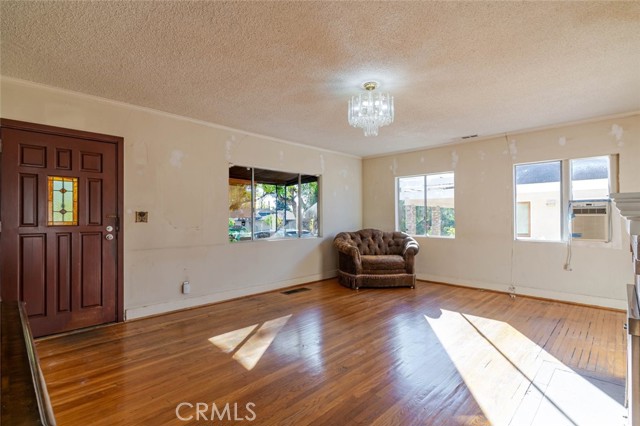 Detail Gallery Image 5 of 25 For 1221 Wesley Ave, Pasadena,  CA 91104 - 3 Beds | 2 Baths