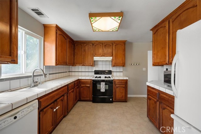 4960 Alamo Avenue, Atascadero CA: https://media.crmls.org/medias/d98f9b78-0c8a-4397-8591-9b4516b865f0.jpg