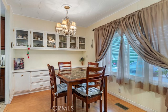 Detail Gallery Image 8 of 30 For 4000 Pierce St #220,  Riverside,  CA 92505 - 3 Beds | 2 Baths