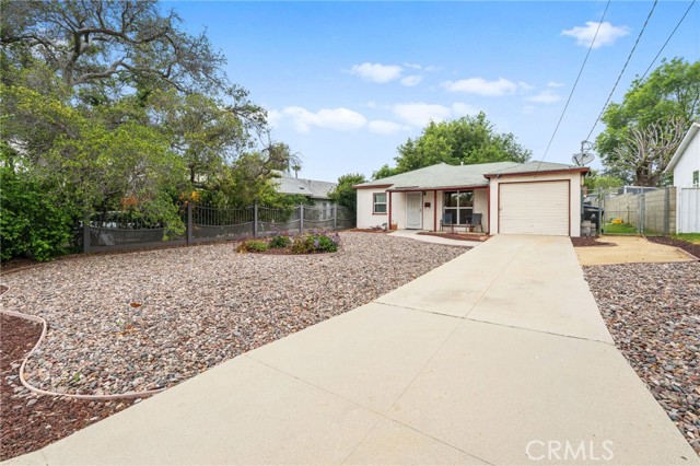 14729 Lakeside Street photo 2