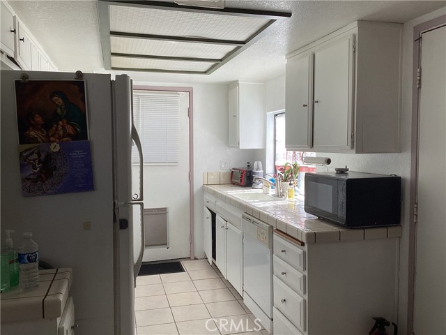 Detail Gallery Image 28 of 28 For 1305 Avnue J3, Lancaster,  CA 93535 - 3 Beds | 2 Baths