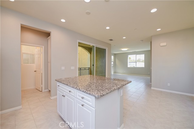 Detail Gallery Image 13 of 28 For 2882 Cedar Ln, Pomona,  CA 91767 - 3 Beds | 2/2 Baths