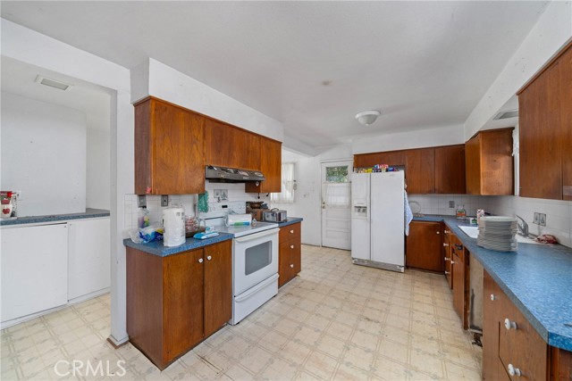 12852 Fairhaven, Santa Ana CA: https://media.crmls.org/medias/d992bc82-ab3b-441d-b8b4-a1084a17ec42.jpg