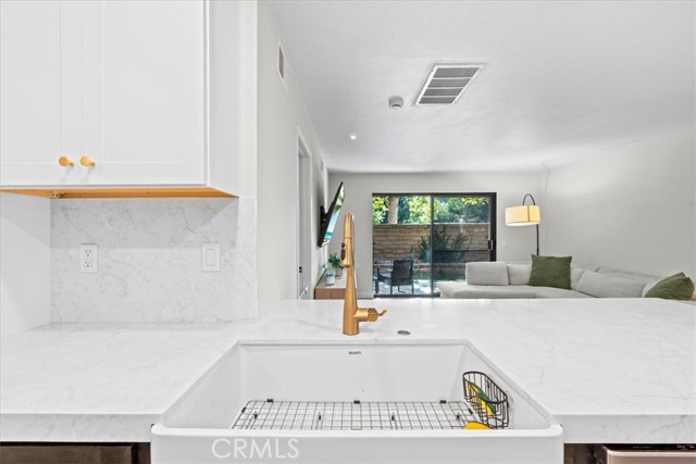Detail Gallery Image 5 of 23 For 21324 Balsam Ln, Lake Forest,  CA 92630 - 2 Beds | 2 Baths