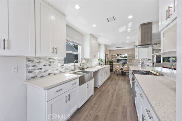 Detail Gallery Image 6 of 49 For 6053 Turnergrove, Lakewood,  CA 90713 - 4 Beds | 3 Baths