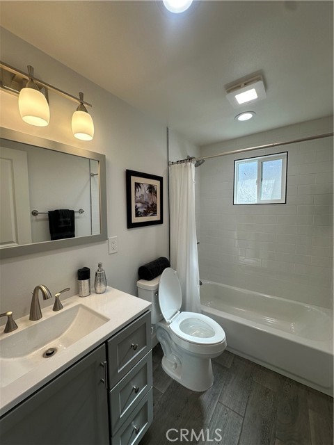 Detail Gallery Image 14 of 21 For 5344 Adenmoor, Lakewood,  CA 90713 - 3 Beds | 2 Baths
