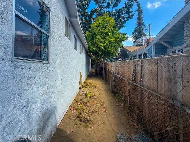 258 N Benton Way, Los Angeles CA: https://media.crmls.org/medias/d99621ca-8ae1-4d92-b7c1-a1932dad5f0c.jpg