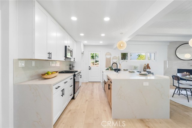 4532 Zella Lane, Yorba Linda CA: https://media.crmls.org/medias/d99623ef-942f-48fe-a289-a01f9a272ee5.jpg
