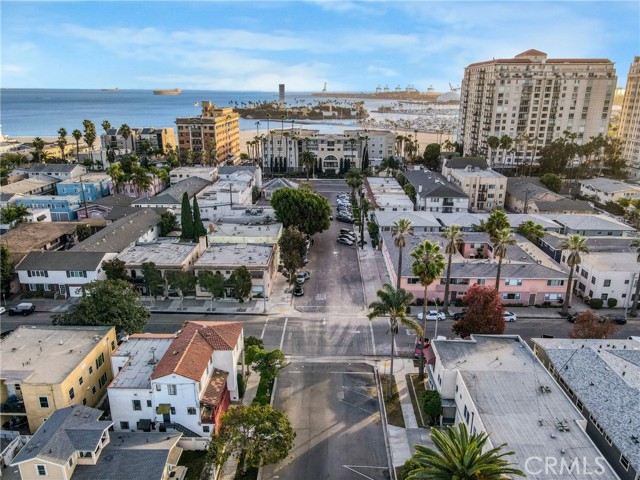 102 Bonito Avenue, Long Beach CA: https://media.crmls.org/medias/d9962f85-b49d-45cb-8183-22fa57851f28.jpg