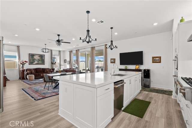 Detail Gallery Image 8 of 51 For 24513 via Sendero, Valencia,  CA 91354 - 3 Beds | 3/1 Baths