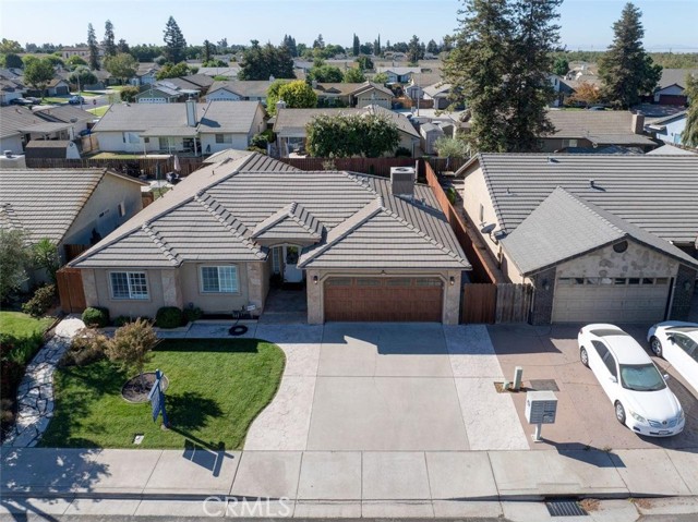 20443 Songbird Way, Hilmar CA: https://media.crmls.org/medias/d9974652-3f8e-478d-878e-8358b10ab29e.jpg