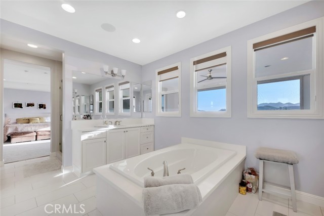 11929 Ricasoli Way, Porter Ranch CA: https://media.crmls.org/medias/d9976734-33f4-4670-a019-f19530174167.jpg