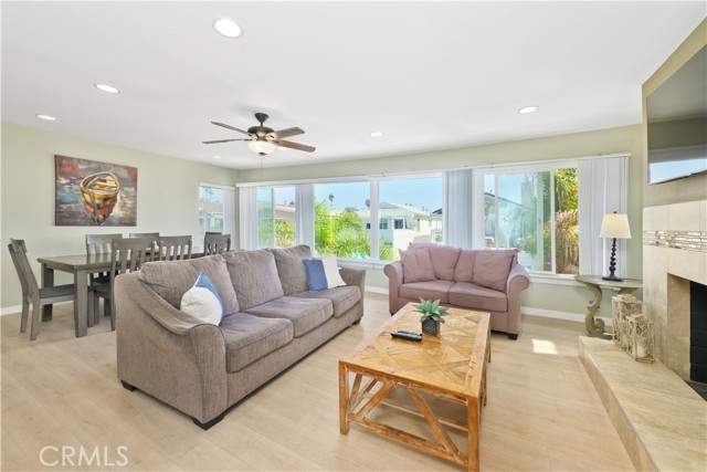 Detail Gallery Image 7 of 15 For 119 46th St "Upper" #B,  Newport Beach,  CA 92663 - 3 Beds | 2 Baths