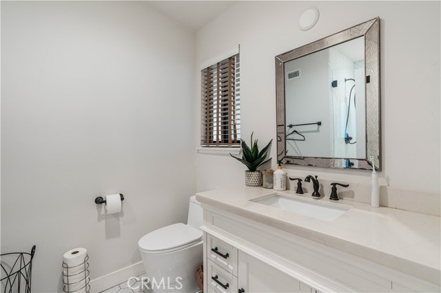22410 Collins Street, Woodland Hills CA: https://media.crmls.org/medias/d99804d3-f5f2-4f5b-af9b-e3fec9c9a4de.jpg