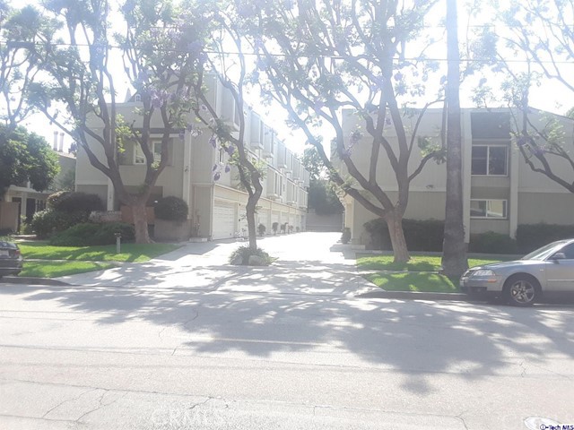 137 N Oak Knoll Ave #17, Pasadena, CA 91101