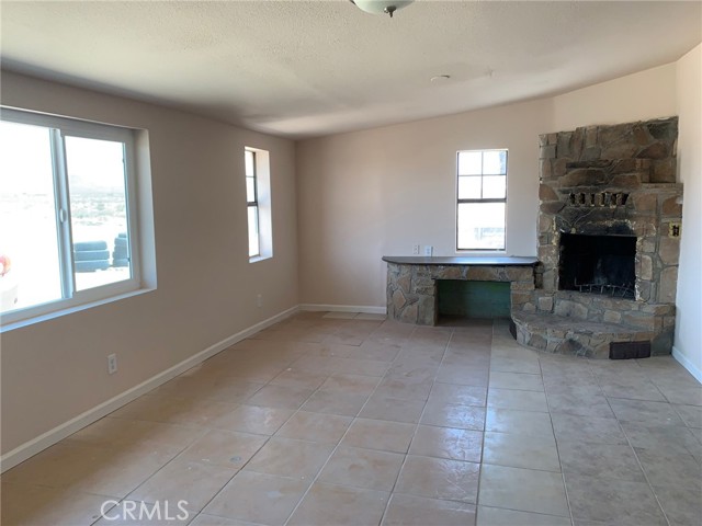 19700 Harris LN, Apple Valley, CA 92307 thumbnail