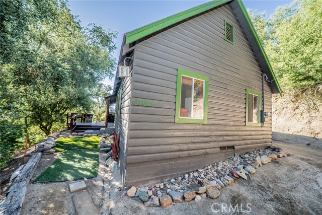 Detail Gallery Image 2 of 39 For 37644 Highway 38, Angelus Oaks,  CA 92305 - 3 Beds | 2 Baths