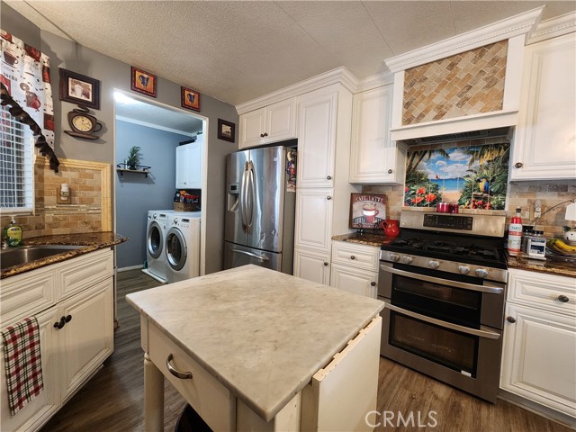 Detail Gallery Image 19 of 45 For 929 E Foothill Bld #159,  Upland,  CA 91786 - 4 Beds | 2 Baths