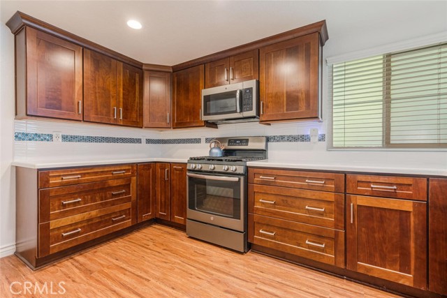 Detail Gallery Image 10 of 24 For 1878 Rory Ln #6,  Simi Valley,  CA 93063 - 2 Beds | 2/1 Baths