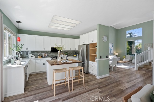 23247 Coffee Berry Circle, Corona CA: https://media.crmls.org/medias/d99a3791-9428-4b7f-9838-3a03d98cb67e.jpg