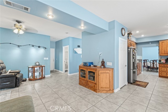 669 Liverpool Street, Hemet CA: https://media.crmls.org/medias/d99b8666-e262-47f3-b32c-bf42d92e8d17.jpg