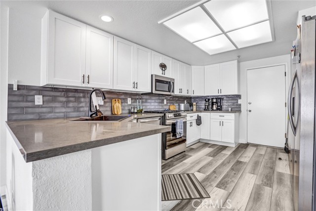 517 Orilla Walk, Oxnard CA: https://media.crmls.org/medias/d99d3e2a-9eb2-4ca3-8c5c-96a3d153220c.jpg