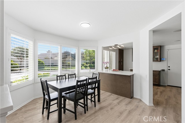 Image 4 of 33 For 14 Dry Creek