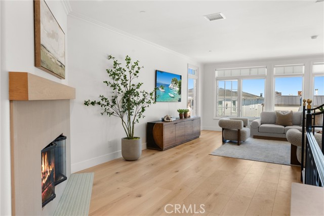 302 Carnation Avenue, Corona del Mar CA: https://media.crmls.org/medias/d99e7c19-2477-4829-9bb8-60a010793aa9.jpg
