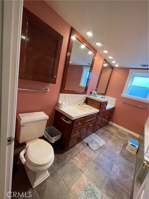 Detail Gallery Image 33 of 66 For 17183 Sunburst, –,  CA 91325 - 4 Beds | 4/1 Baths