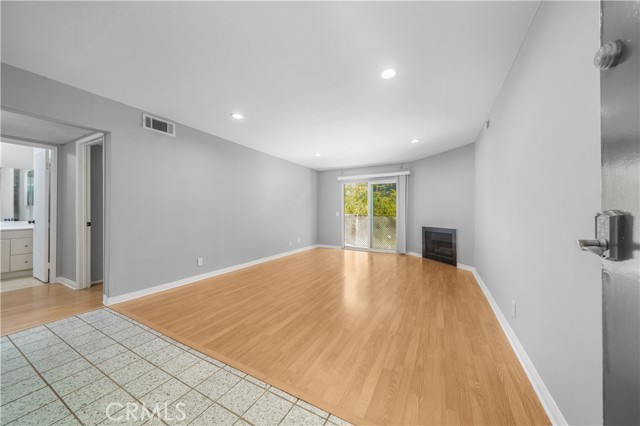 Detail Gallery Image 1 of 25 For 1256 Patricia Ave #10,  Simi Valley,  CA 93065 - 2 Beds | 2 Baths
