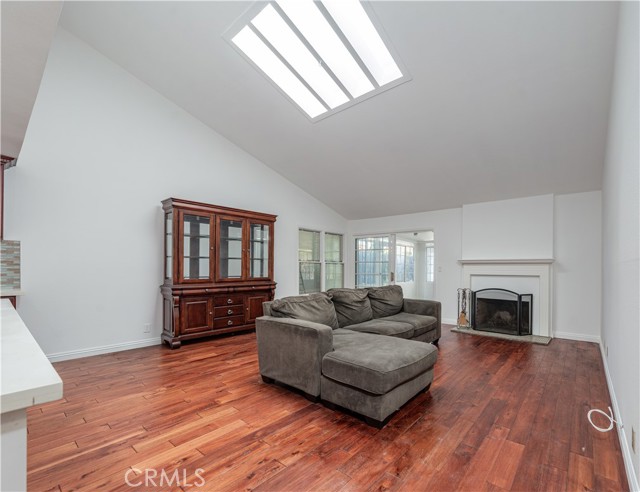 Detail Gallery Image 9 of 33 For 9781 La Esperanza, Fountain Valley,  CA 92708 - 4 Beds | 2 Baths