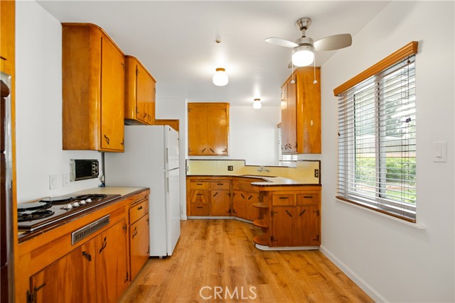 Detail Gallery Image 15 of 23 For 924 W E, Ontario,  CA 91762 - 3 Beds | 1/1 Baths